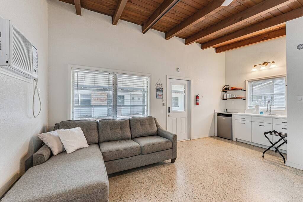 Photo of Livingroom in Chassahowitzka
