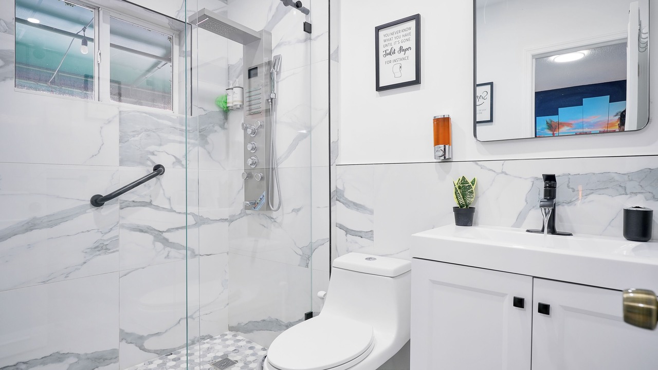 Photo of Bathroom in Coral Way