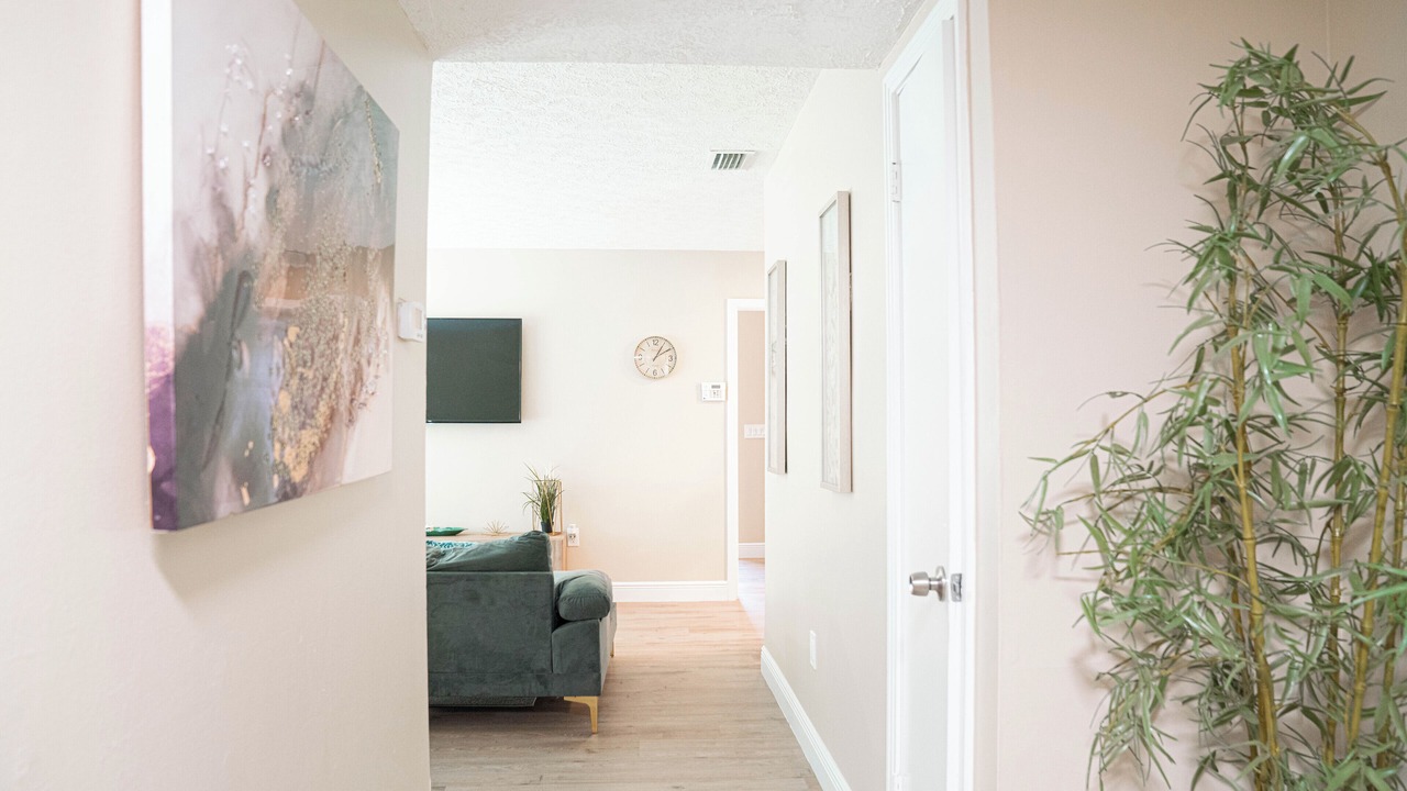 Photo of Livingroom in Forest Hills