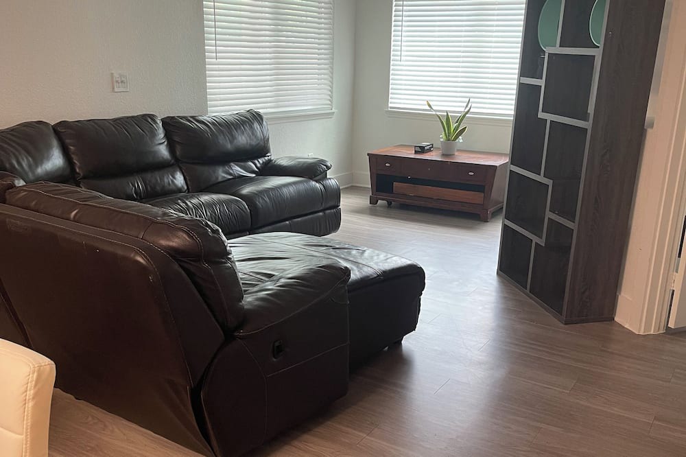 Photo of Livingroom in Forest City