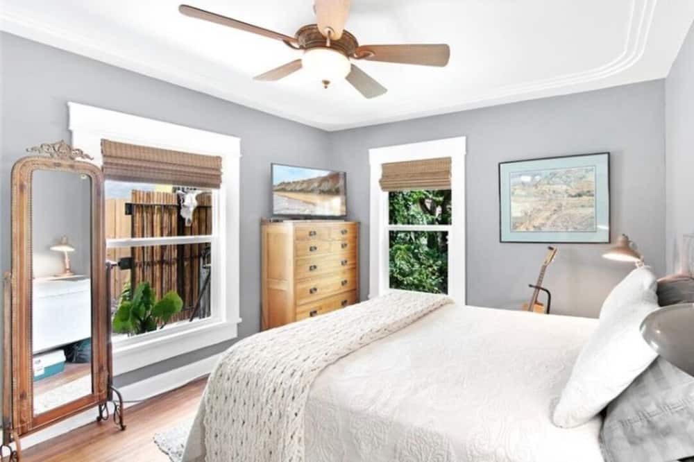 Photo of Bedroom in Flamingo Parks