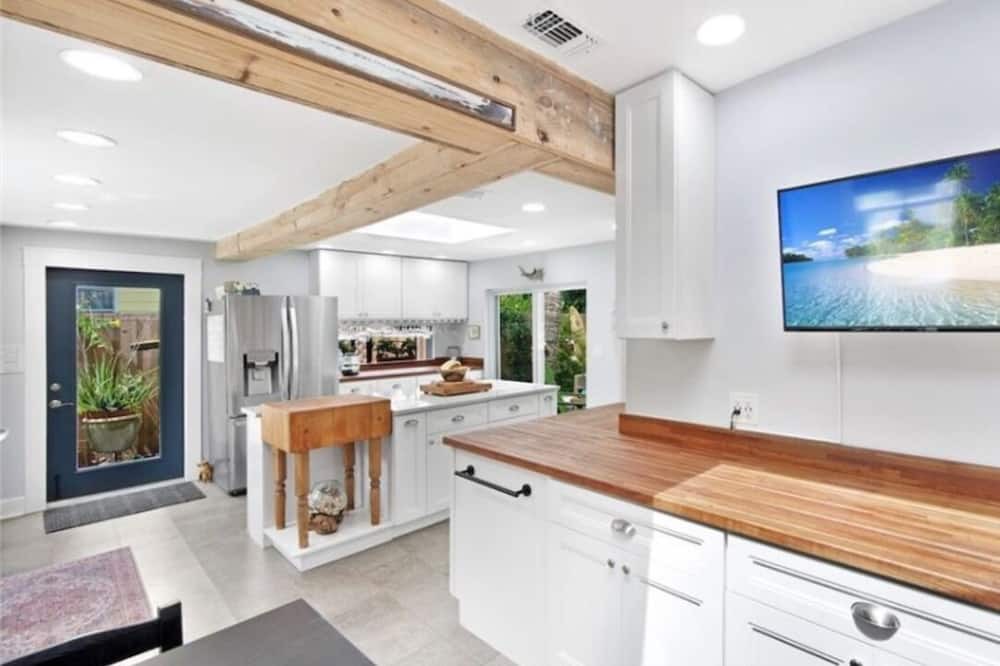 Photo of Kitchen in Flamingo Parks