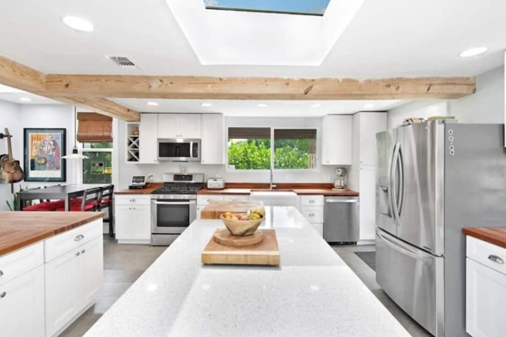 Photo of Kitchen in Flamingo Parks