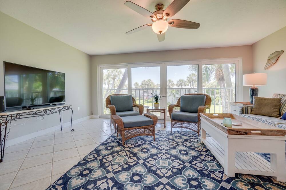 Photo of Livingroom in Whitney Beach