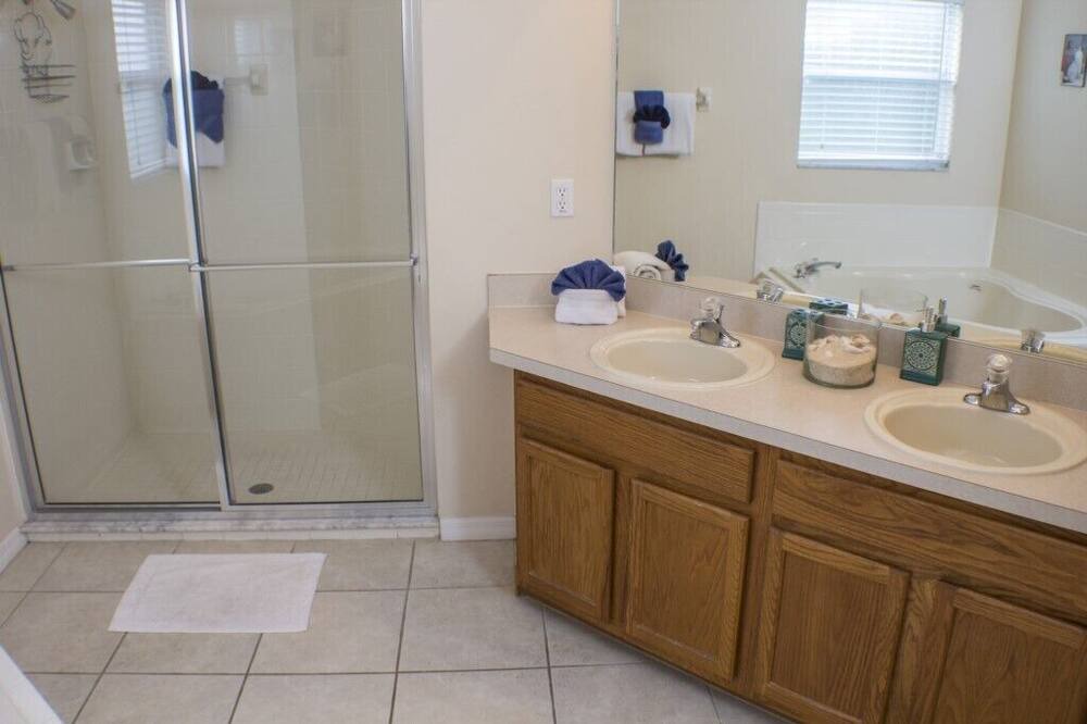 Photo of Bathroom in Four Corners