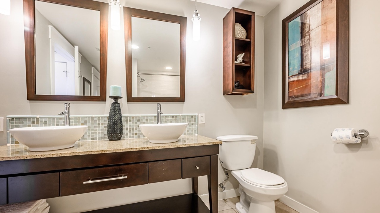 Photo of Bathroom in Baytowne Wharf