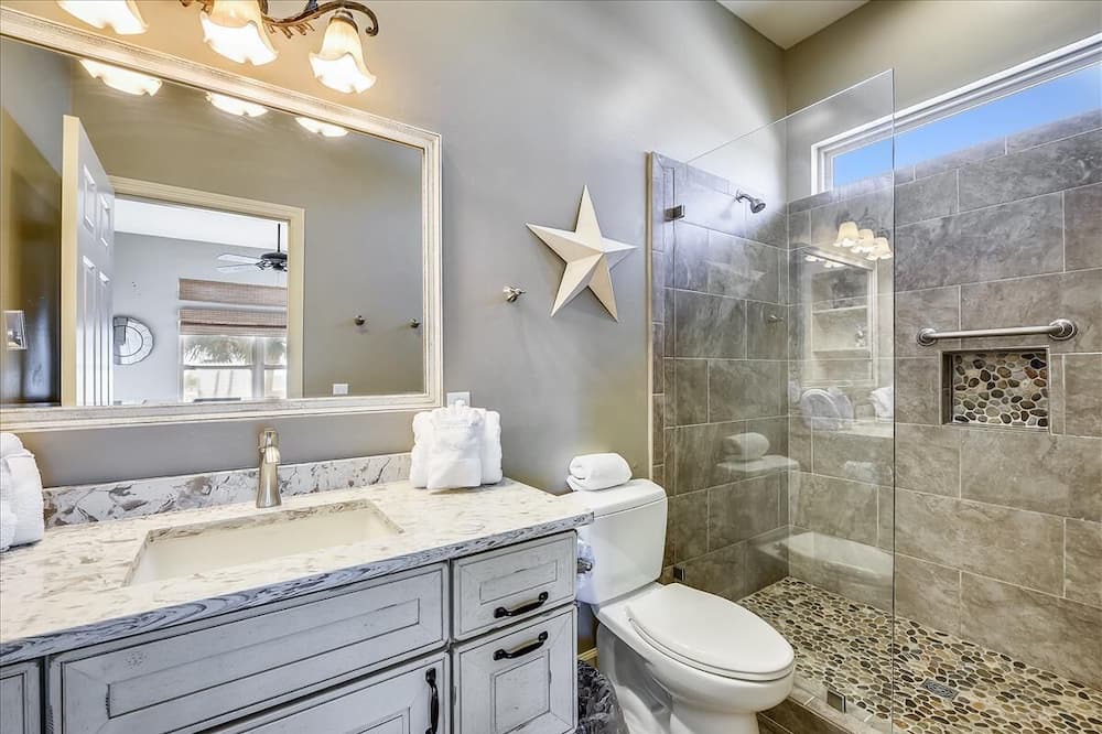 Photo of Bathroom in East End