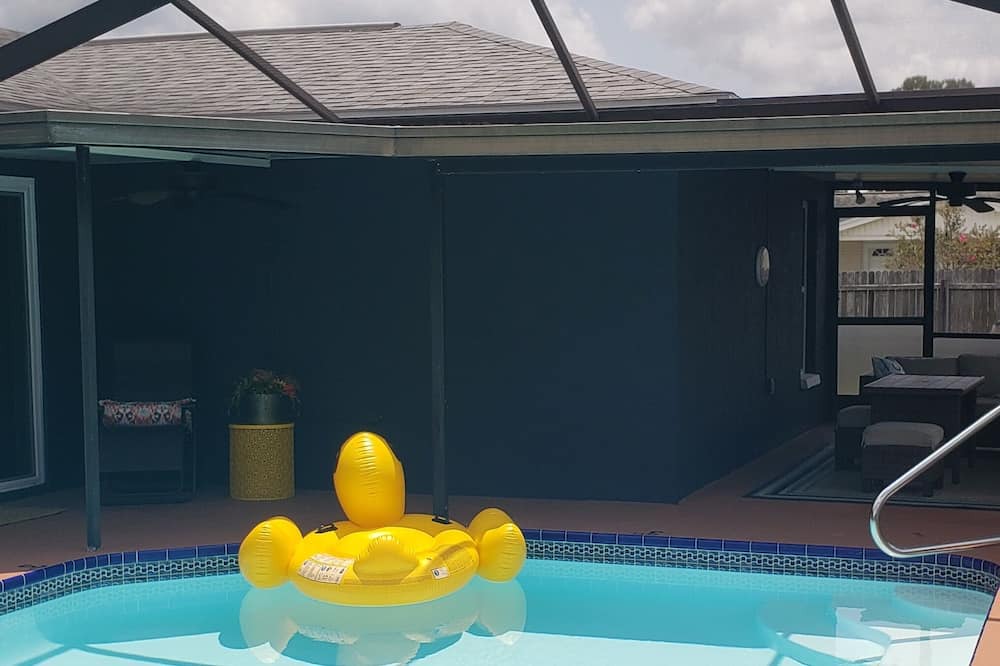 Photo of Outdoor in Embassy Hills