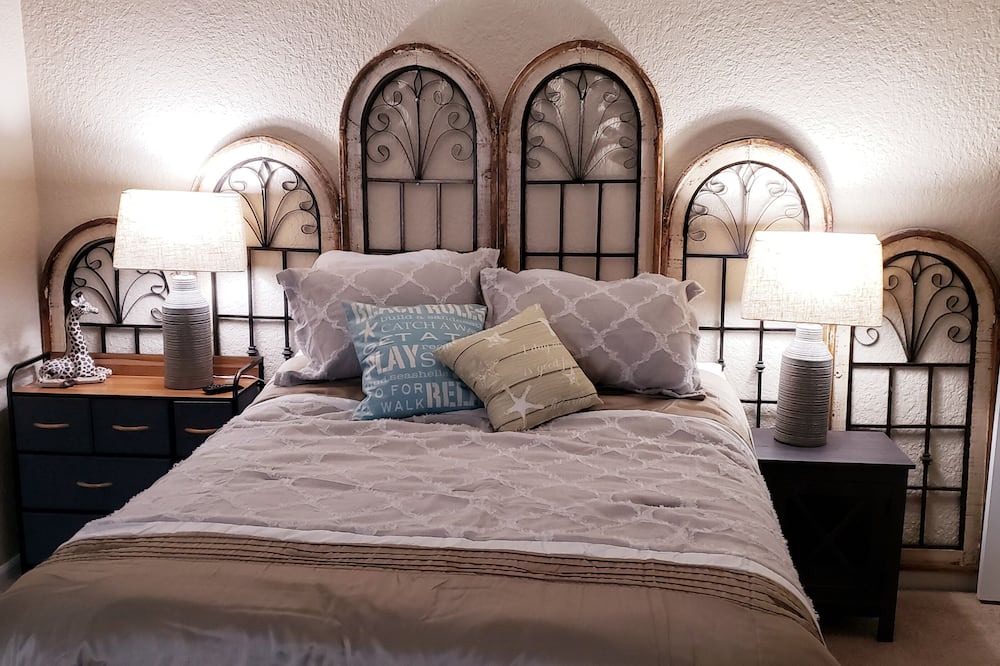 Photo of Bedroom in Embassy Hills
