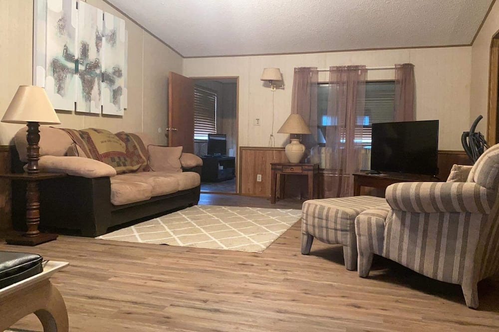 Photo of Bedroom in Okeechobee