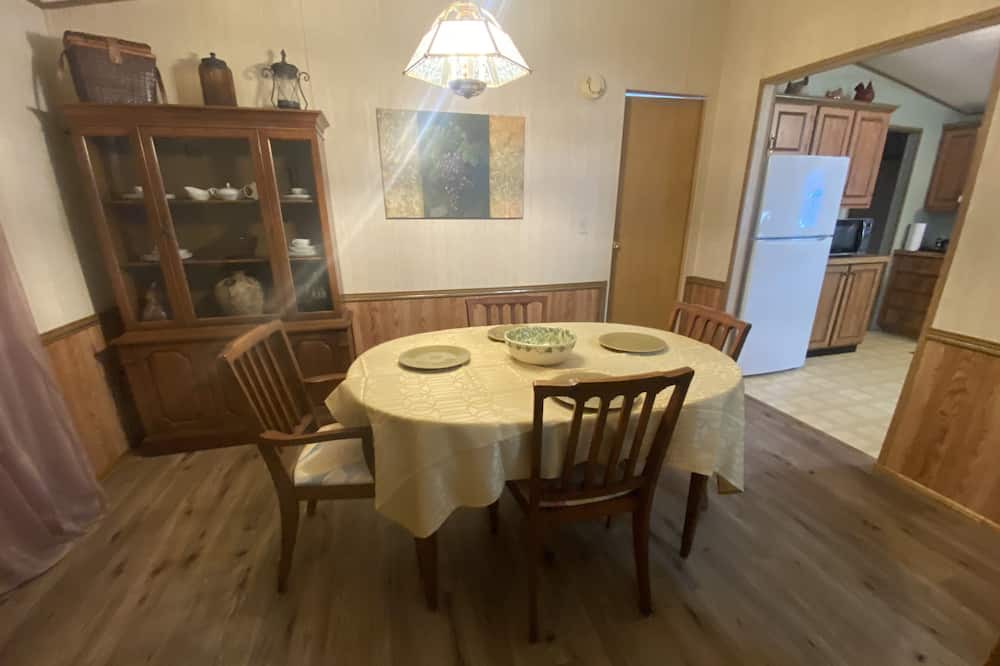 Photo of Bedroom in Okeechobee