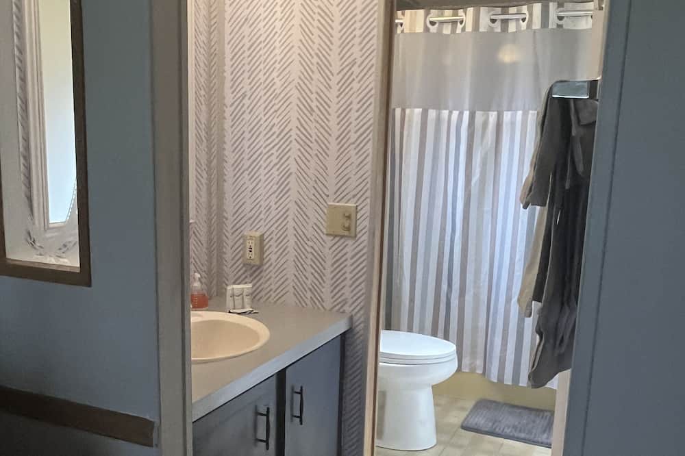 Photo of Bathroom in Okeechobee