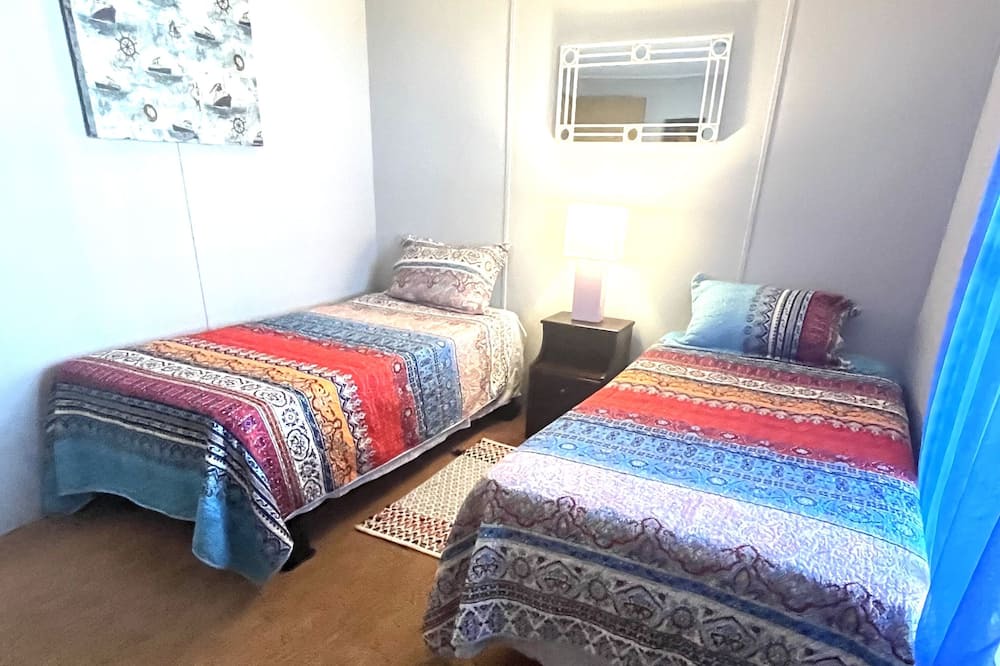Photo of Bedroom in Okeechobee