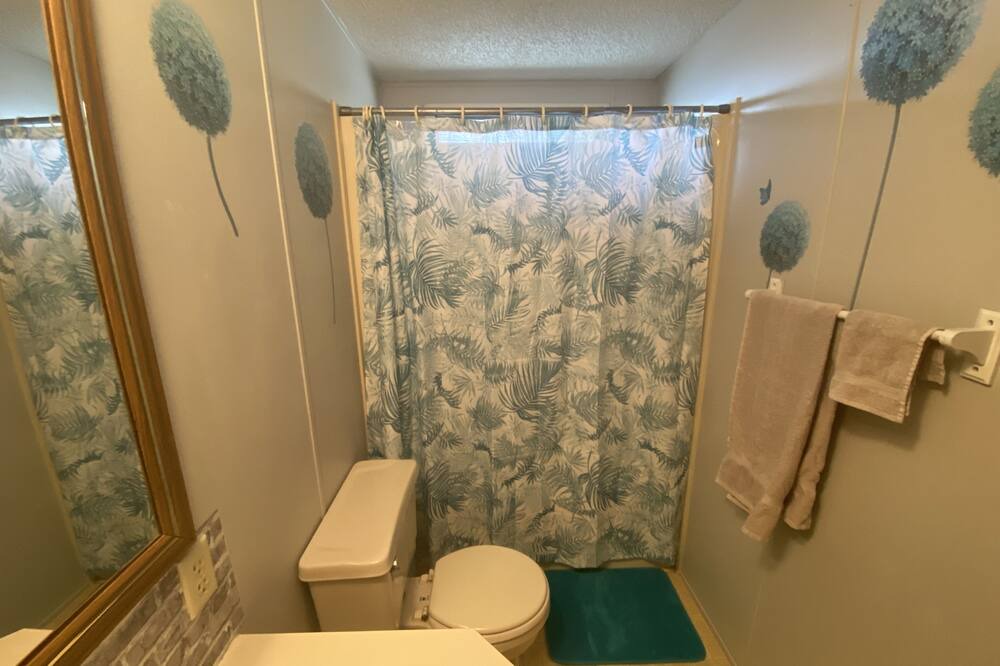 Photo of Bathroom in Okeechobee