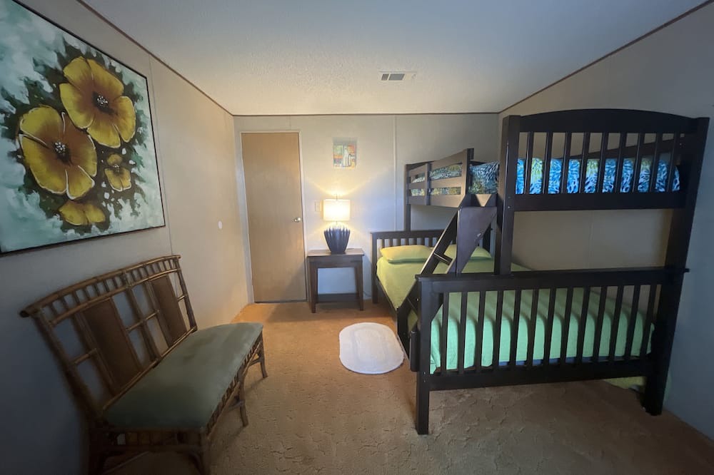 Photo of Bedroom in Okeechobee