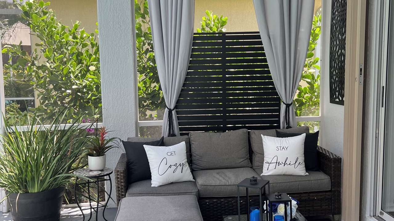 Photo of Patio Balcony in Cascades