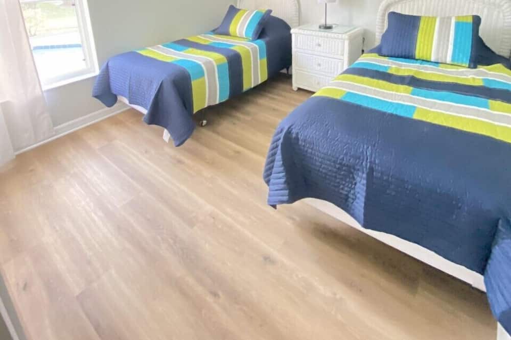 Photo of Bedroom in Lake Berkley