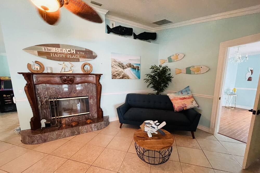 Photo of Livingroom in Floridana Beach