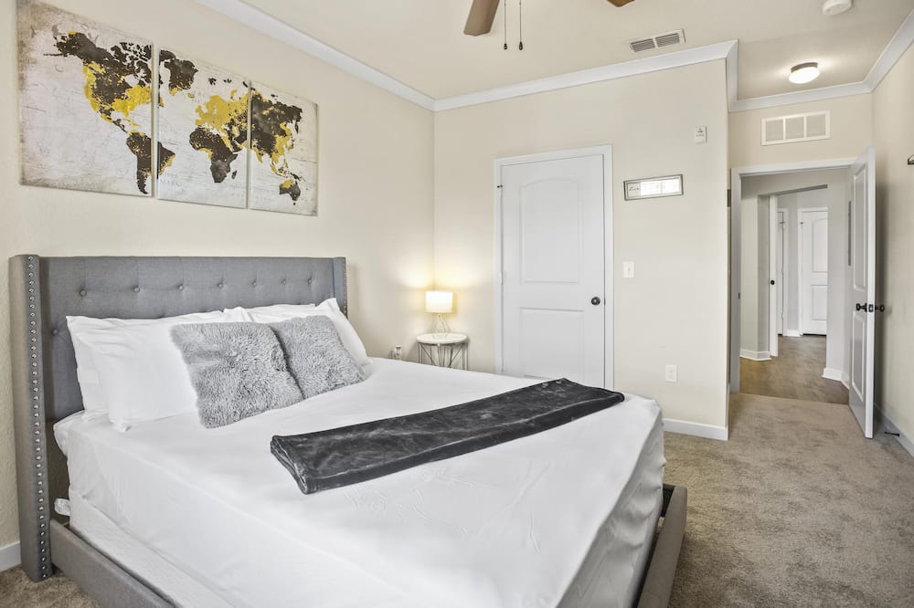 Photo of Bedroom in Deerwood
