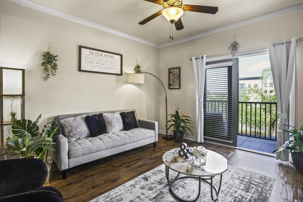 Photo of Livingroom in Deerwood