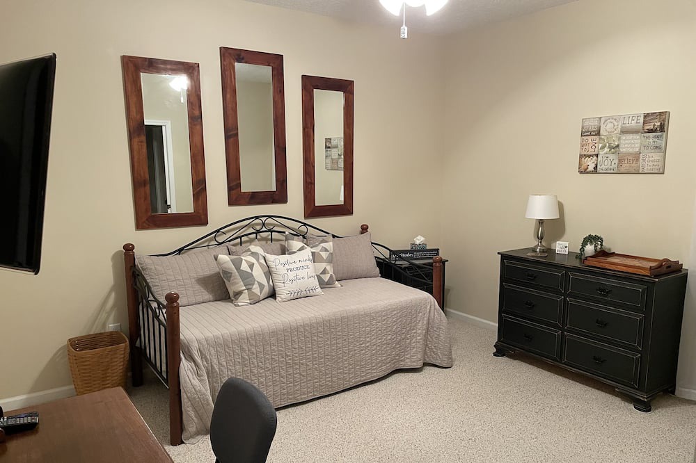 Photo of Bedroom in Doctors Inlet
