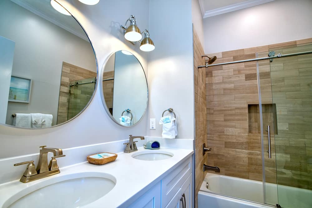 Photo of Bathroom in East End