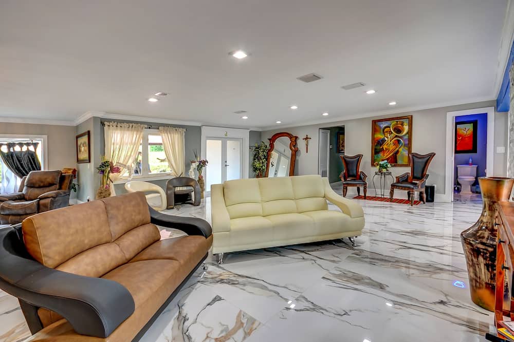 Photo of Livingroom in Horse Country