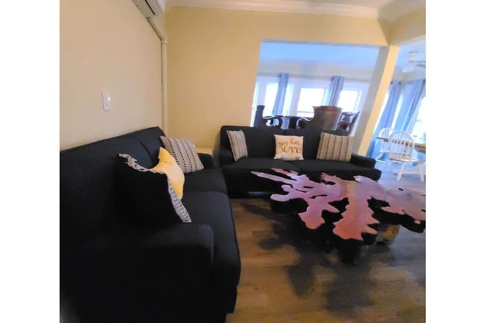 Photo of Livingroom in Surfside Historic District