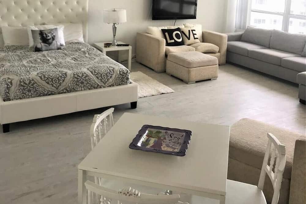 Photo of Bedroom in West Avenue