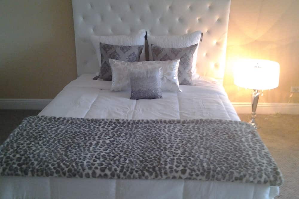 Photo of Bedroom in West Avenue