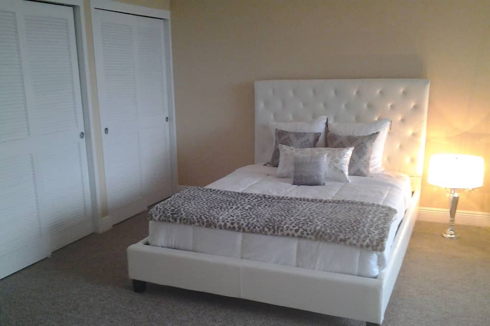 Photo of Bedroom in West Avenue