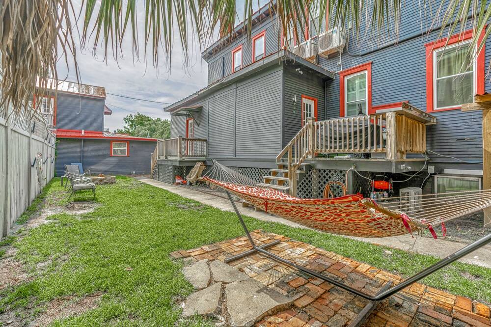 Photo of Outdoor in Metropolitan