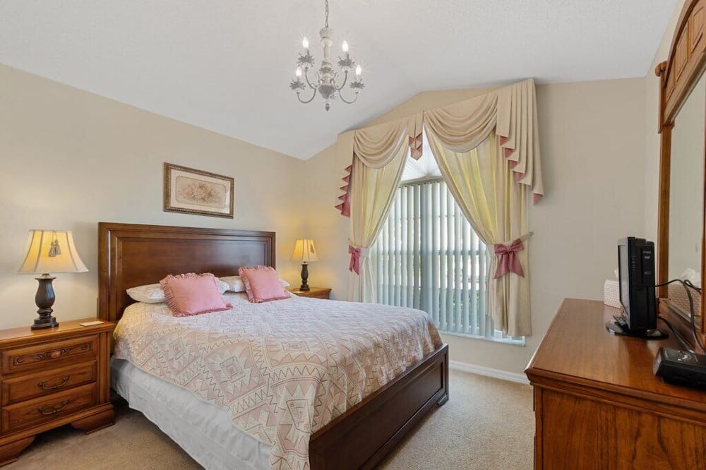 Photo of Bedroom in Florida Pines