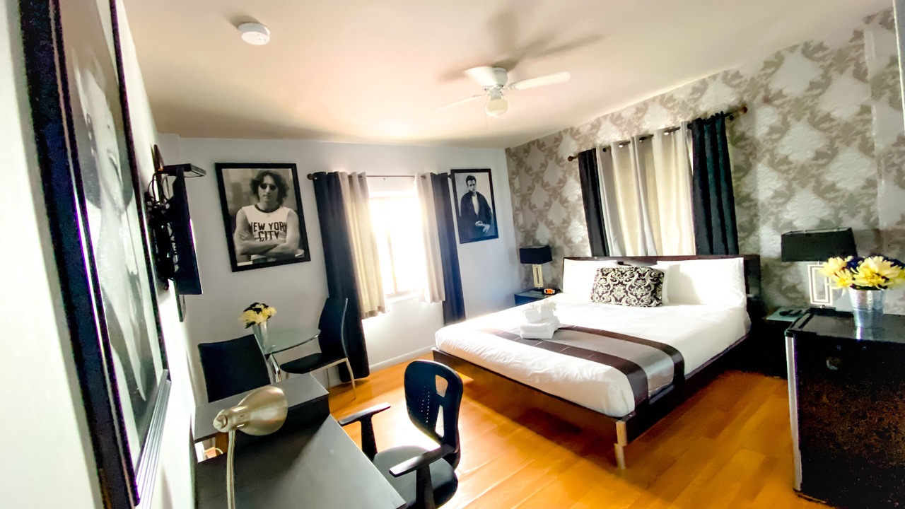 Photo of Bedroom in Mid Beach