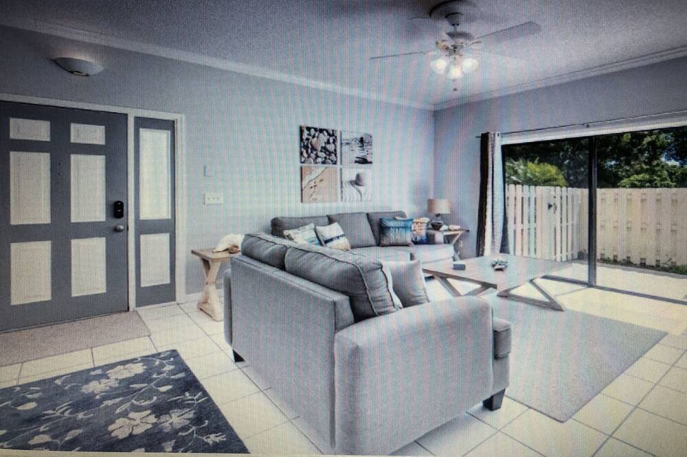 Photo of Livingroom in Bella Vista