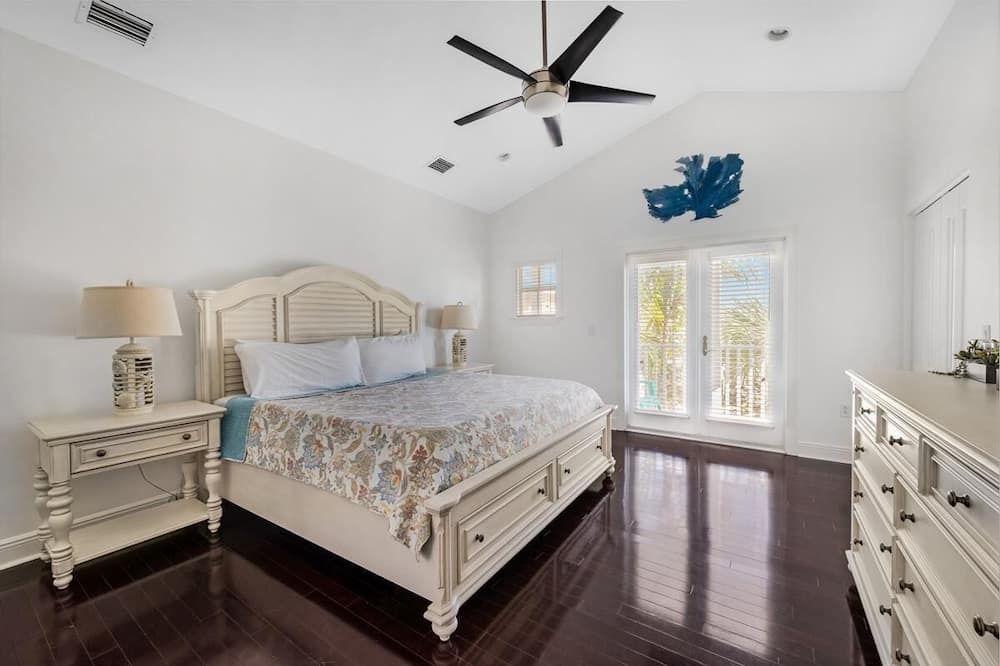 Photo of Bedroom in Islamorada