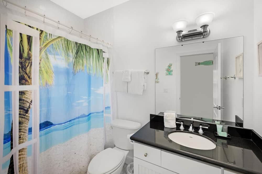 Photo of Bathroom in Islamorada