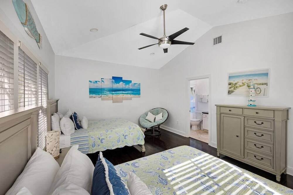 Photo of Bedroom in Islamorada