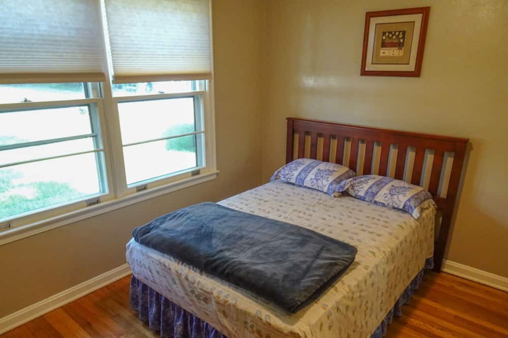Photo of Bedroom in Murray Hill