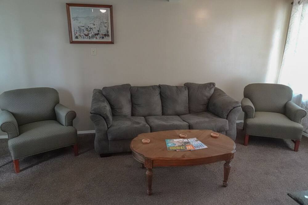 Photo of Livingroom in Murray Hill