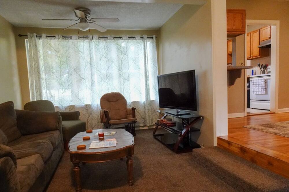 Photo of Livingroom in Murray Hill