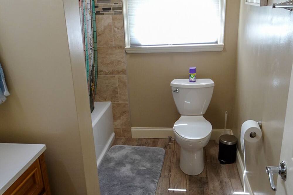 Photo of Bathroom in Murray Hill