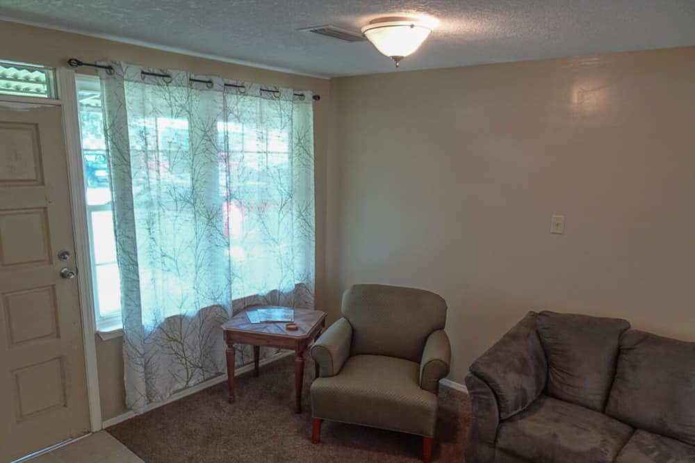 Photo of Livingroom in Murray Hill