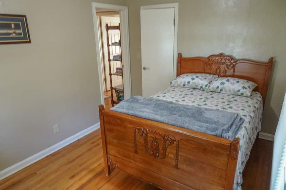 Photo of Bedroom in Murray Hill