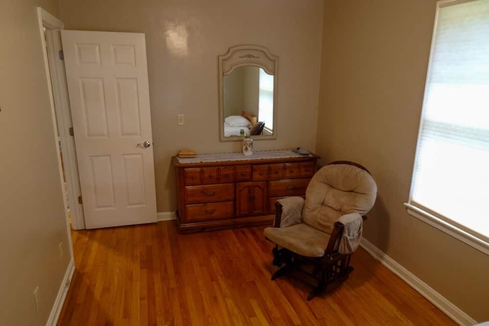 Photo of Bedroom in Murray Hill