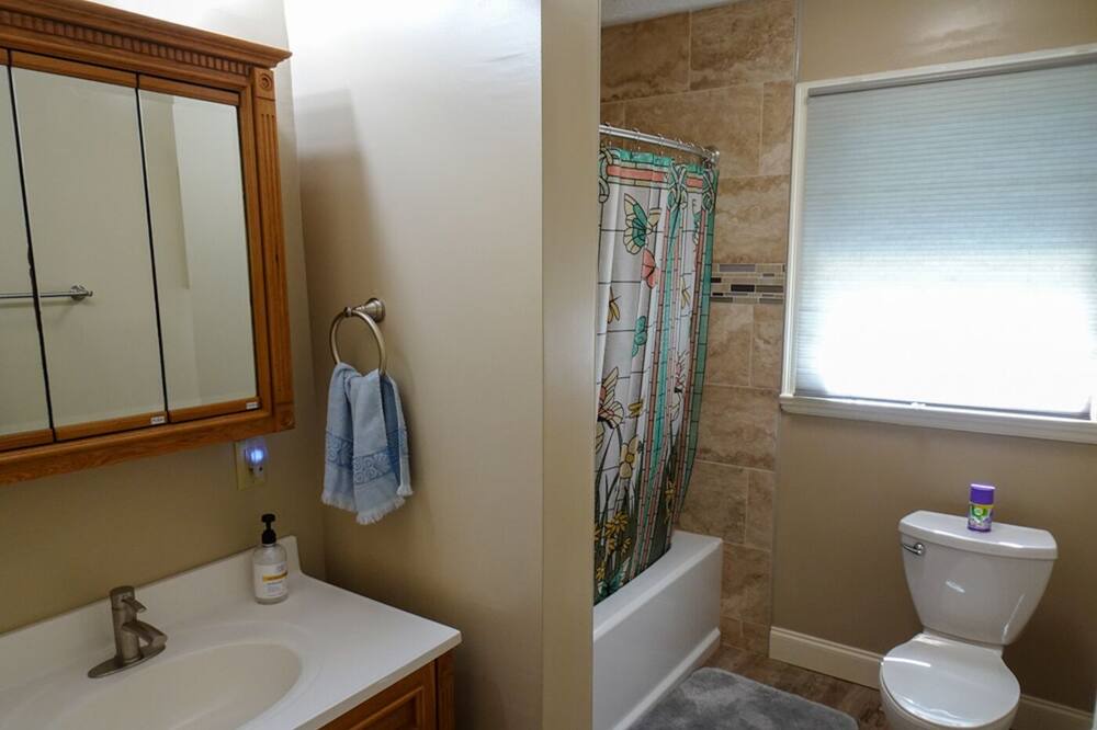 Photo of Bathroom in Murray Hill