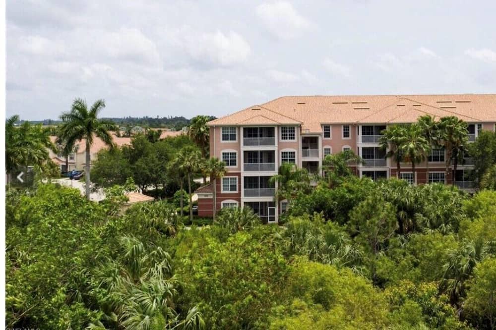 Photo of Outdoor in Majestic Palms