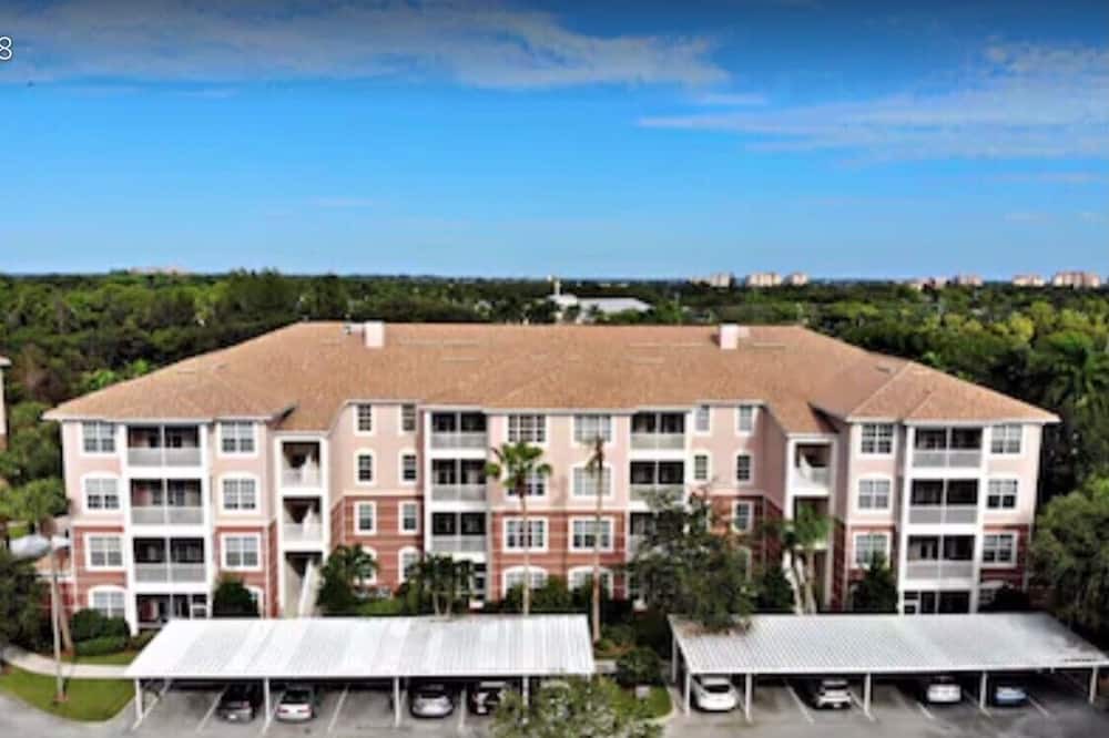 Photo of Outdoor in Majestic Palms