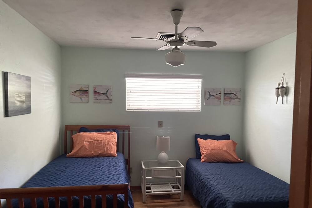 Photo of Bedroom in Cypress Gardens