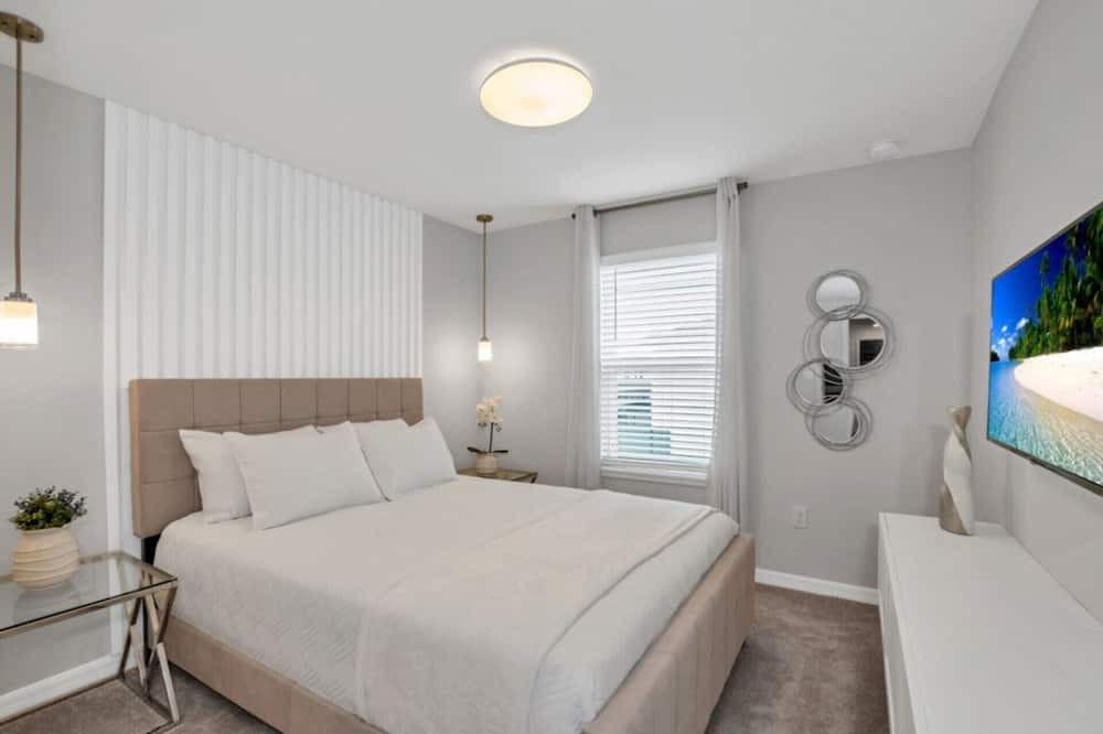 Photo of Bedroom in Saratoga Park